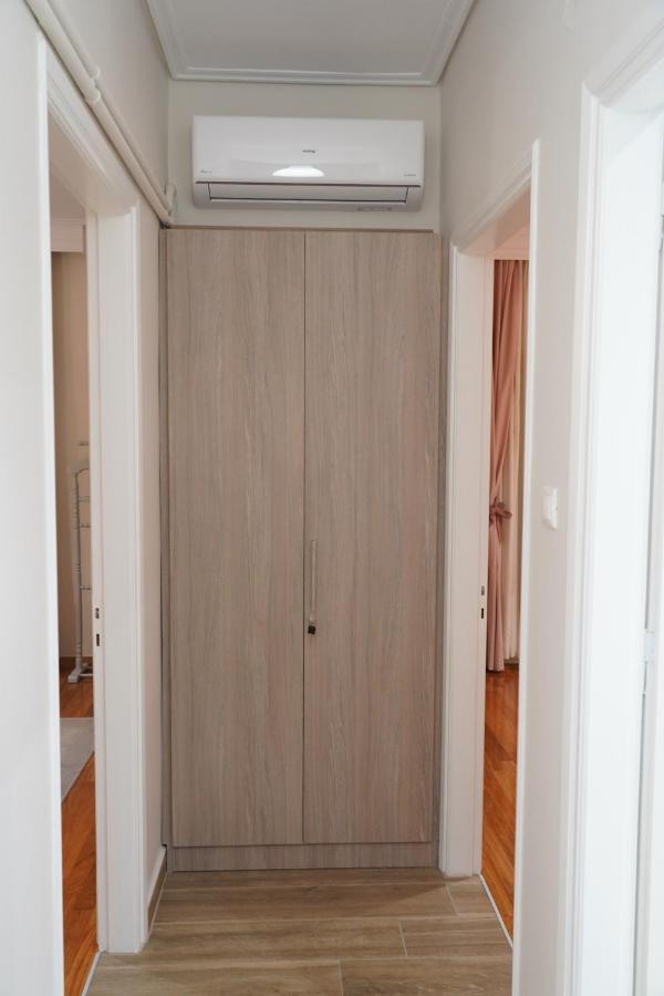 Larissa Downtown Apartment With Parking Экстерьер фото