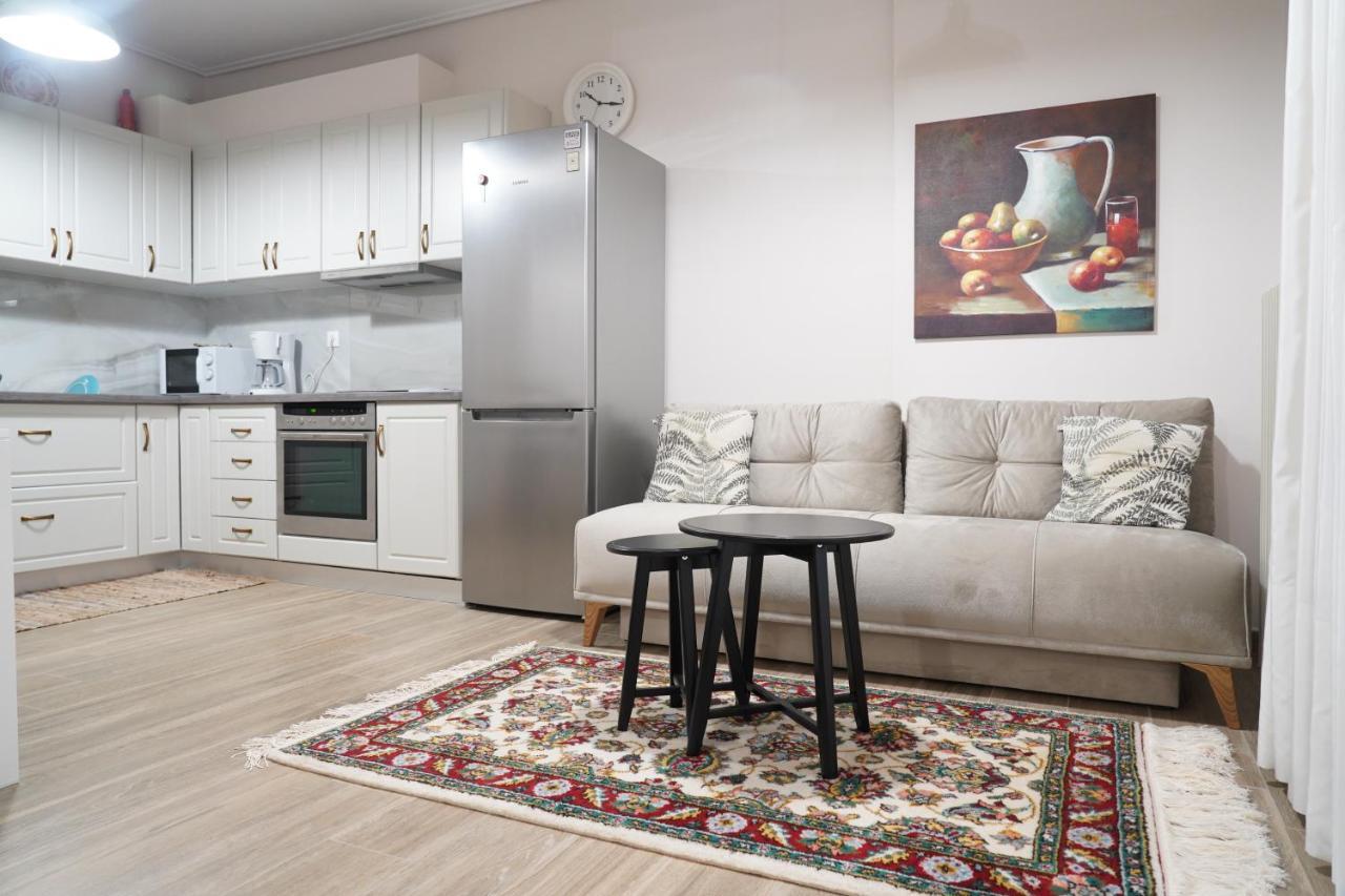 Larissa Downtown Apartment With Parking Экстерьер фото