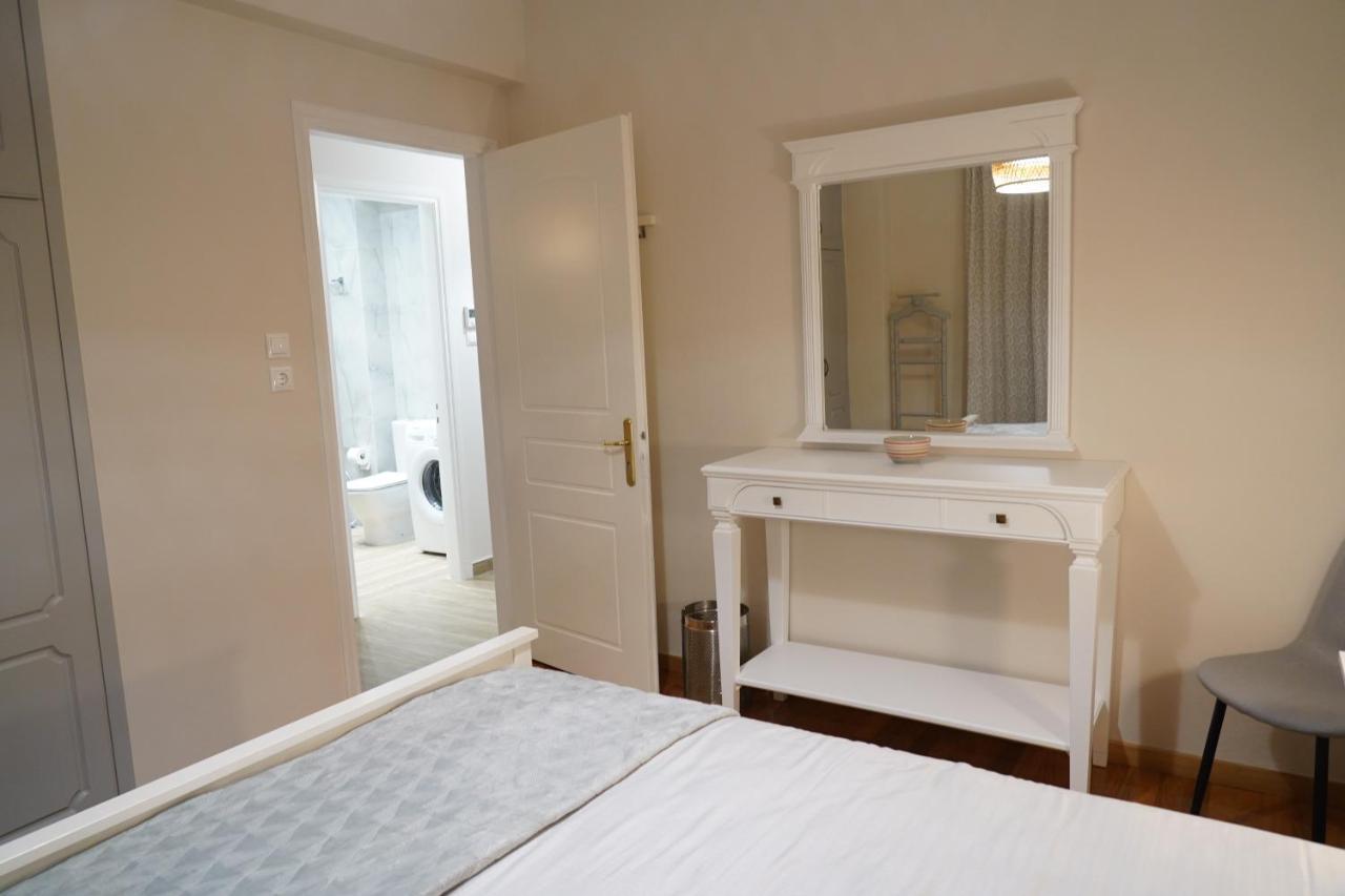 Larissa Downtown Apartment With Parking Экстерьер фото