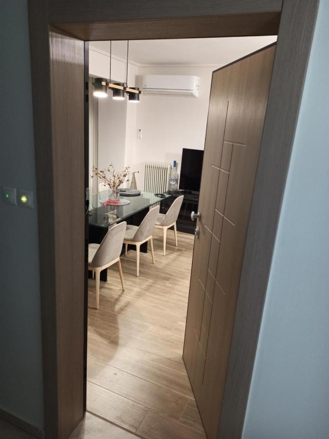 Larissa Downtown Apartment With Parking Экстерьер фото